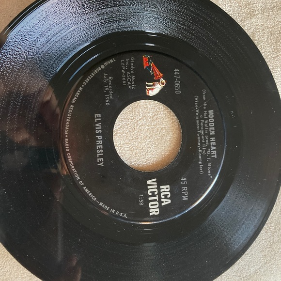 Elvis Presley RCA 45 vinyl record. Songs Puppet On A String/Wooden - Picture 4 of 4